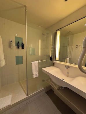 Chambre avec lits jumeaux, 2 lits une place | 1 chambre, literie de qualité supérieure