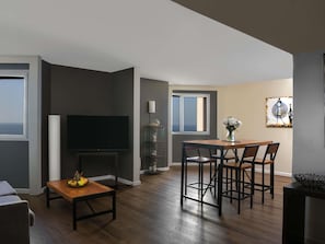1 bedroom, premium bedding, in-room safe, desk