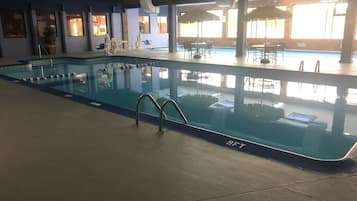 2 piscinas techadas
