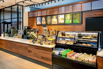 Breakfast, lunch, dinner served; American cuisine  at Boston Marriott Long Wharf