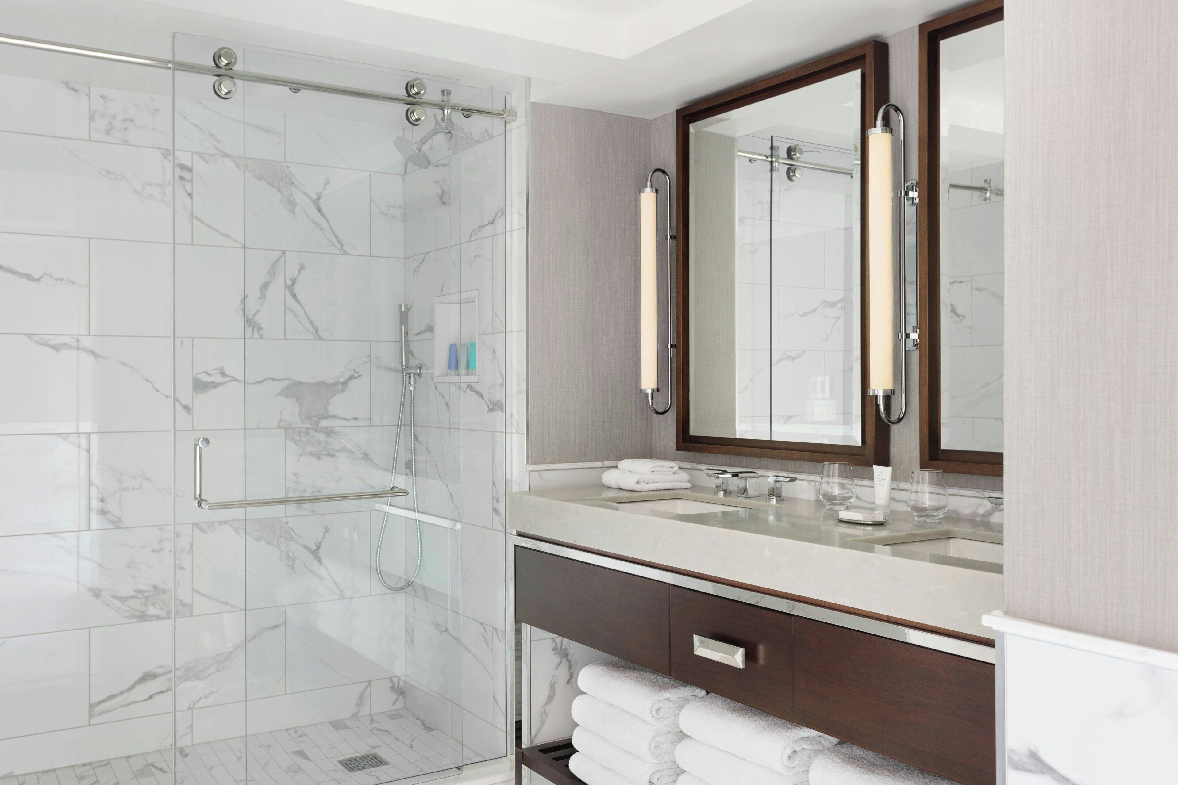 combined shower/bathtub, free toiletries, hair dryer, towels