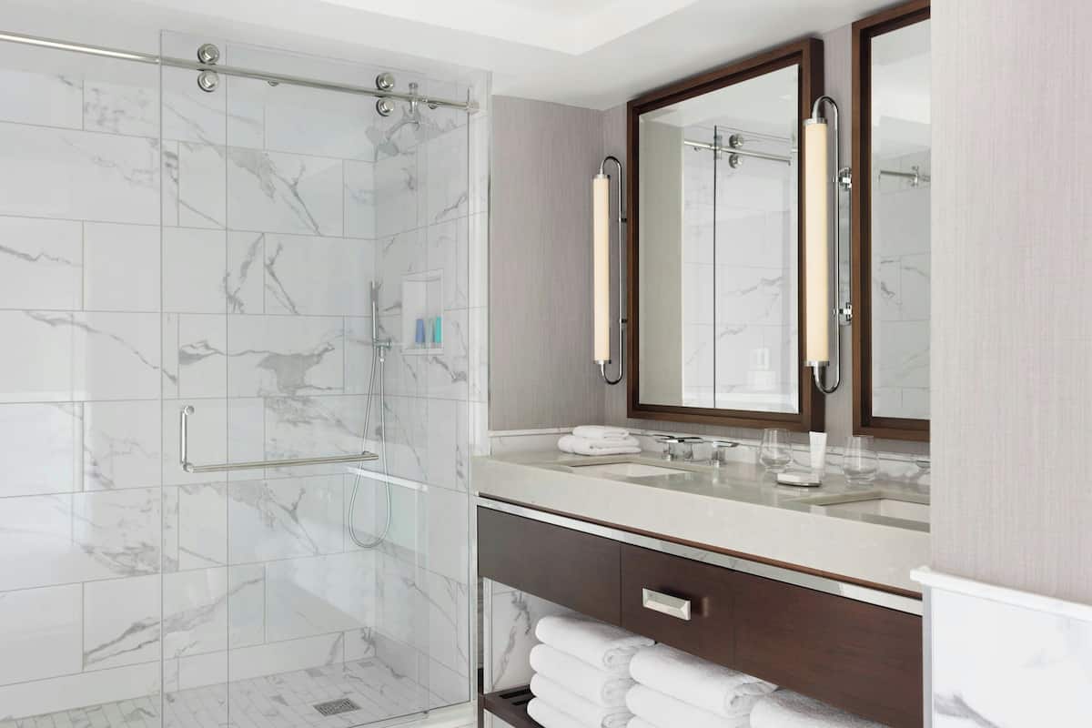 combined shower/bathtub, free toiletries, hair dryer, towels