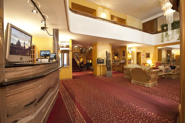 Reception - Hotel Mondial (Rome)