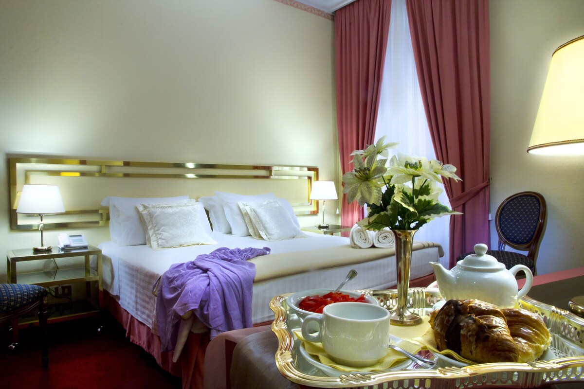 Номер в отеле италия. Номер в отеле. Бронирование отеля в италии. Бронирование отеля в италии. Бронирование отеля в италии.