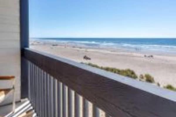 Vista para praia/oceano