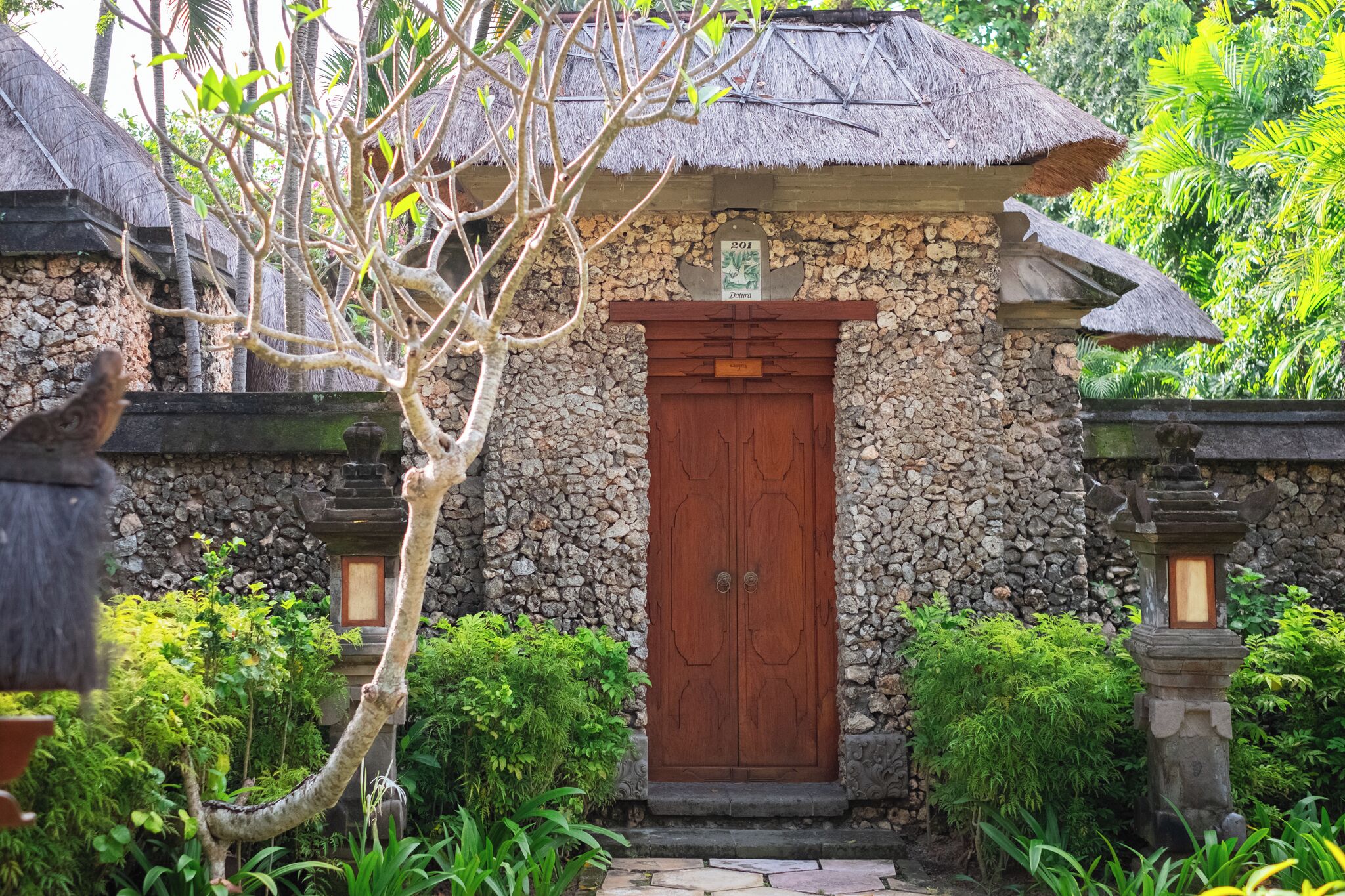 luxury villa, garden view | 1 bedroom, minibar, in-room safe, desk