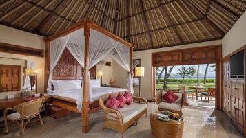 Minibar, in-room safe, desk, blackout curtains