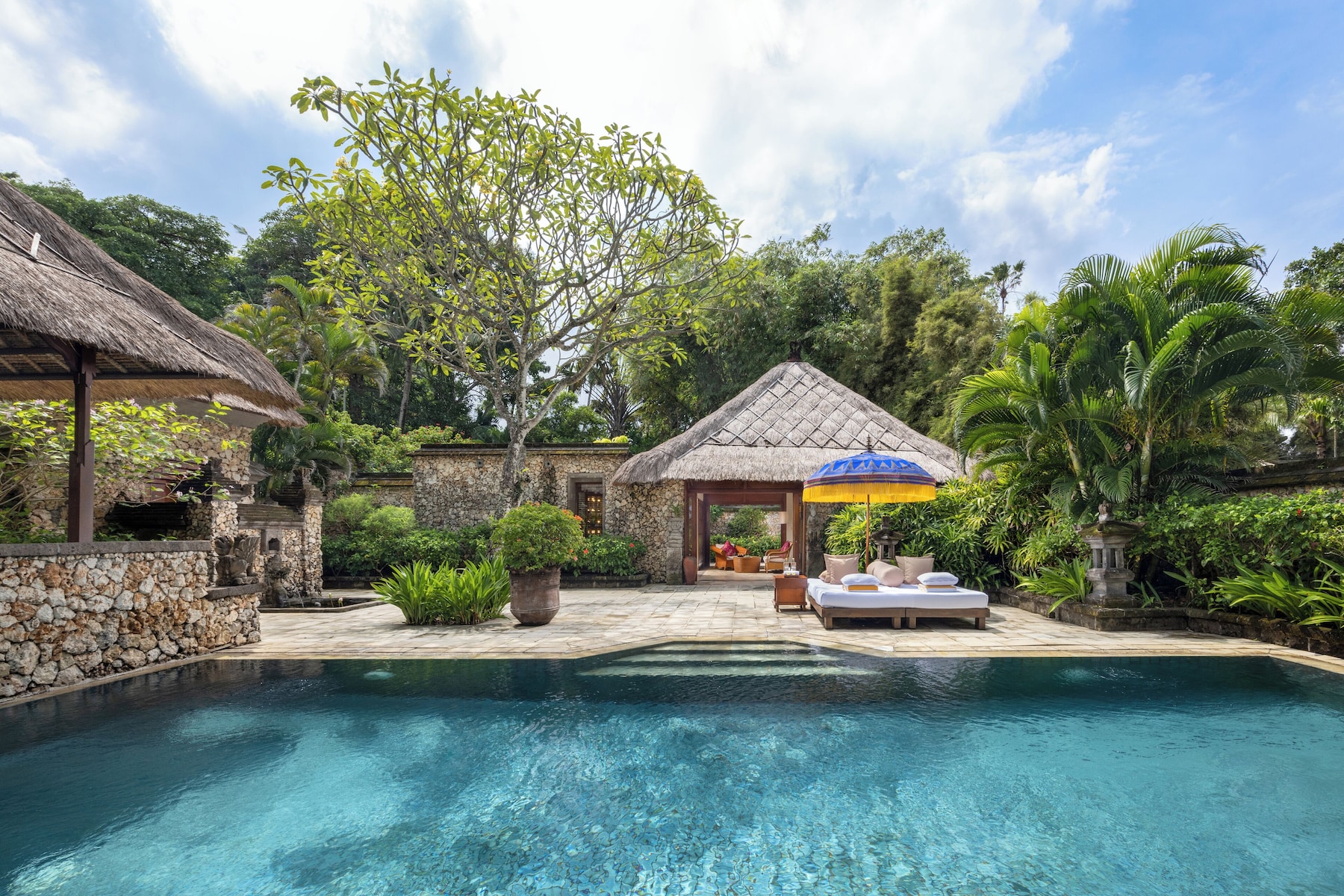 Villa Luxe, piscine privée, vue partielle sur l'océan | Coin séjour | Télévision LCD de 43 pouces avec chaînes par satellite, télévision