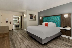 Room, 1 King Bed | Premium bedding, pillowtop beds, in-room safe, desk - Red Lion Hotel Pocatello (Pocatello)