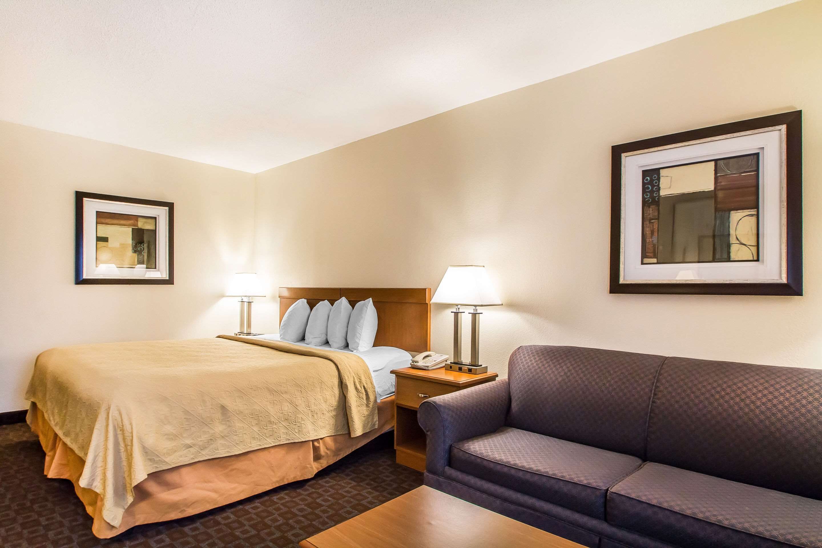 熨斗/熨衣板、免费 WiFi、床单