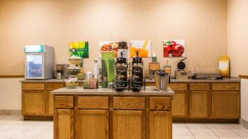 Tägliches inbegriffenes kontinentales Frühstück