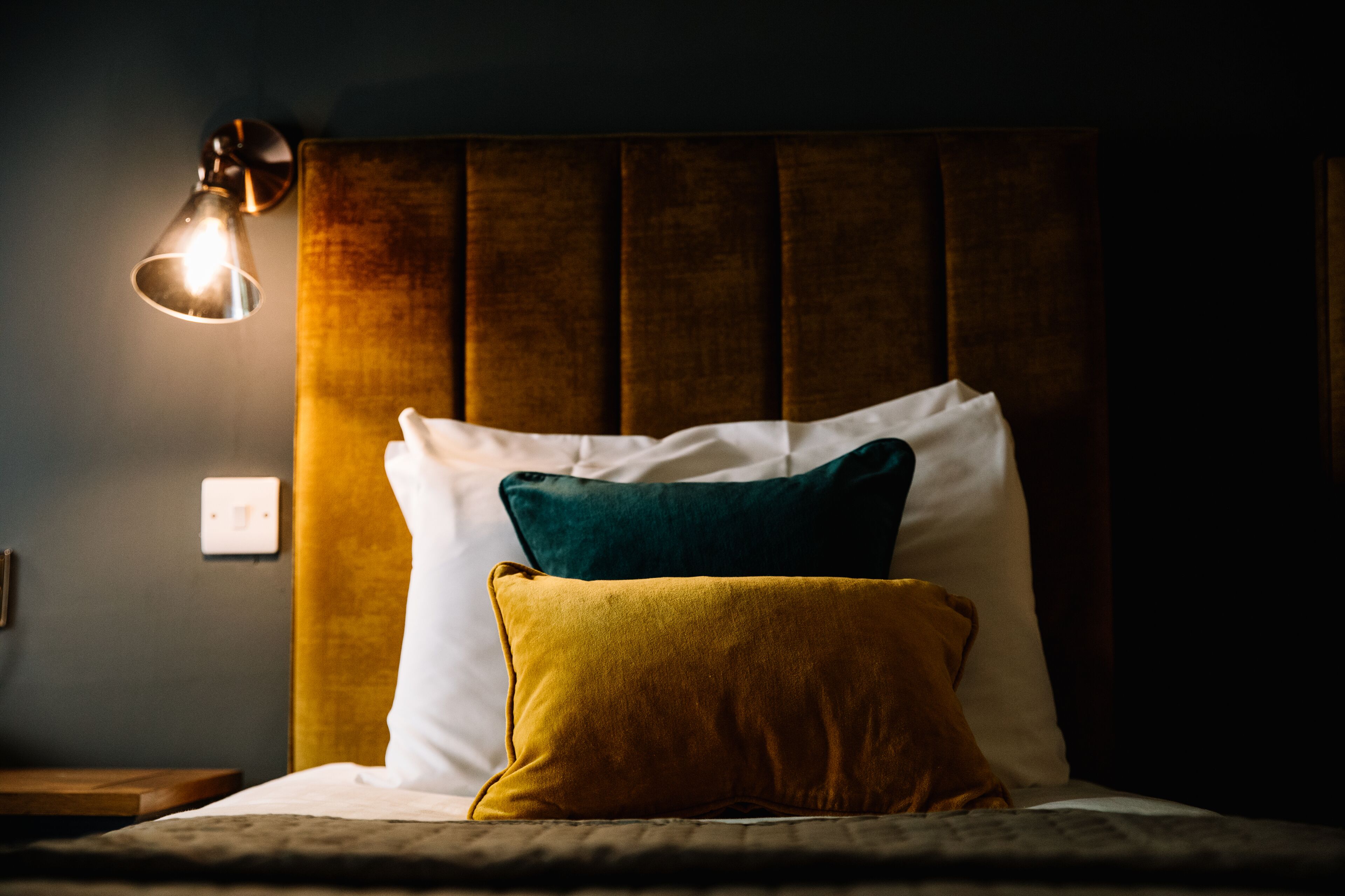 classic twin room | desk, laptop workspace, iron/ironing board, free wifi