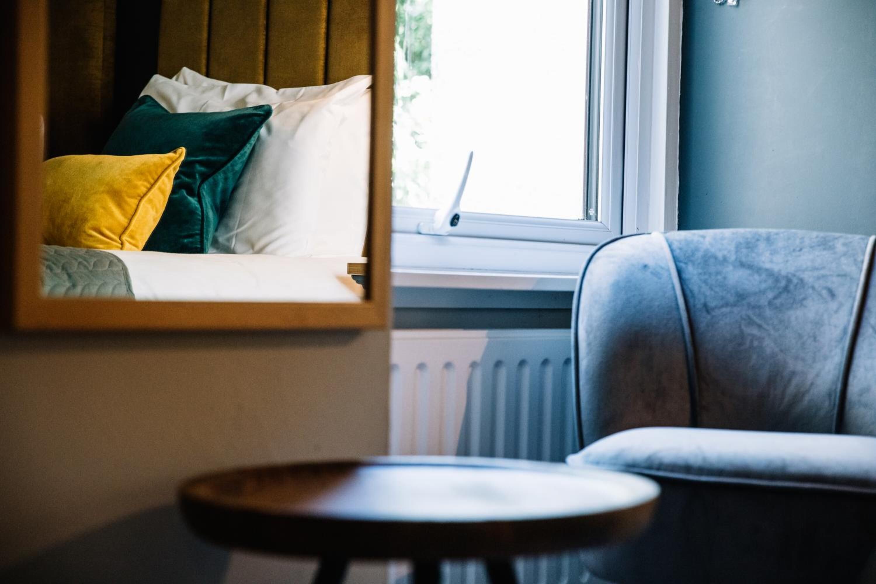 desk, laptop workspace, iron/ironing board, free wifi