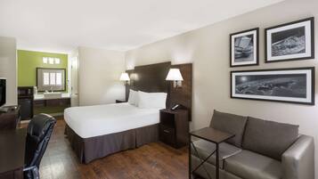 Premium bedding, in-room safe, desk, iron/ironing board