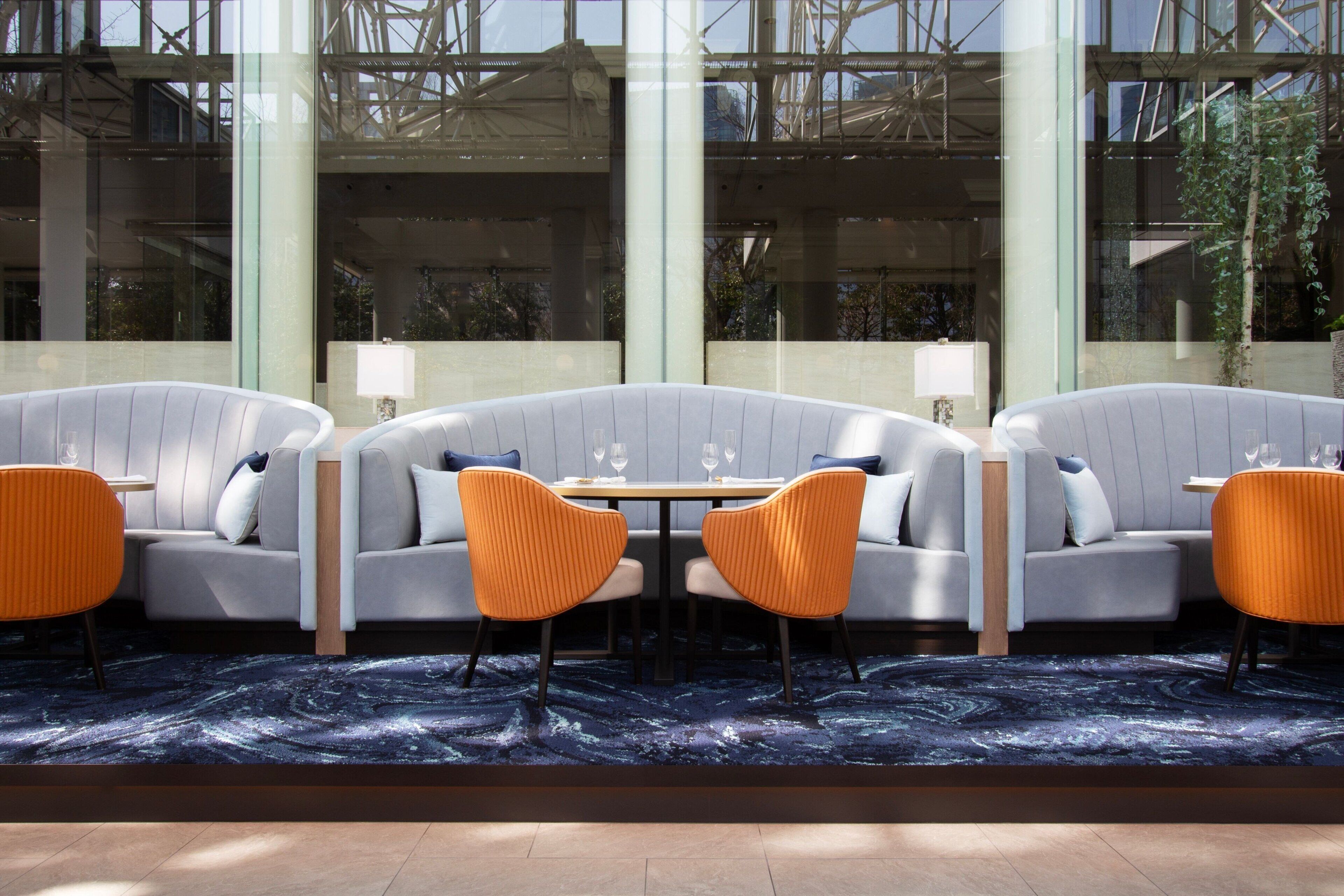 3 restaurants, lunch served