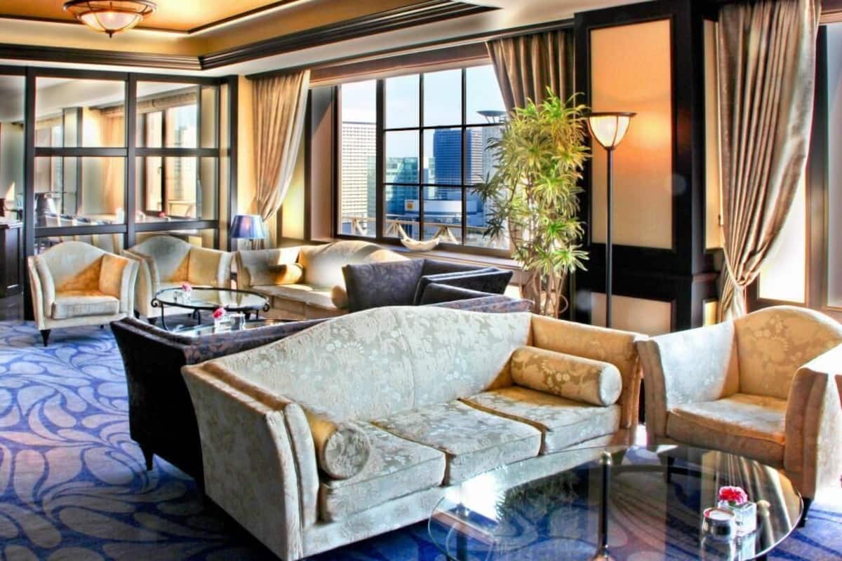 Wohnbereich | 32-Zoll-LED-Fernseher mit Digitalempfang, Fernseher