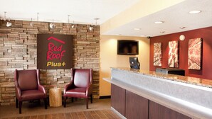 Reception - Red Roof Inn PLUS+ Ann Arbor - U of Michigan North (Ann Arbor)
