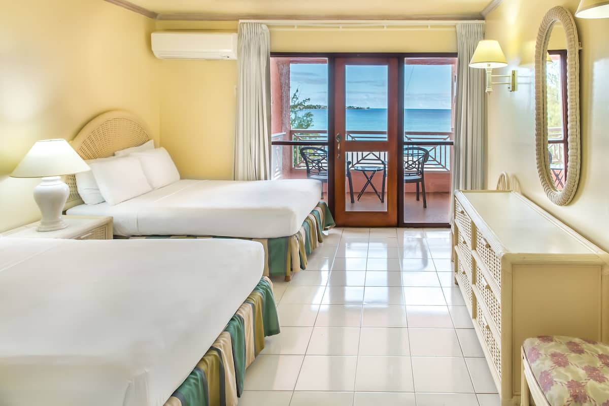 In-room safe, WiFi (free), bed sheets