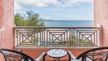 In-room safe, free WiFi, bed sheets