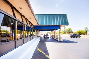 Exterior - OYO Hotel Tyler Lindale (Tyler)