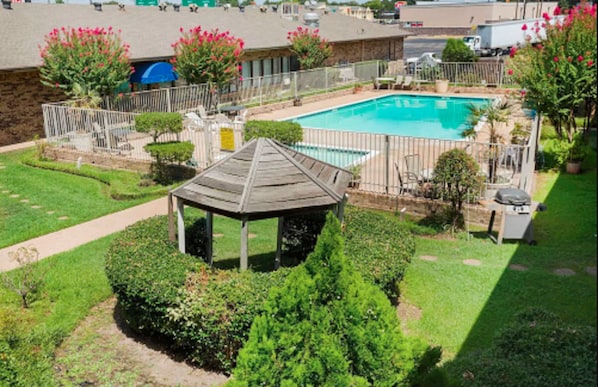 Garden - OYO Hotel Tyler Lindale (Tyler)