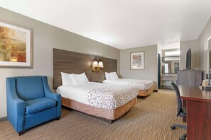 Pillow-top beds, desk, blackout curtains, soundproofing - Best Western Royal Inn (Chattanooga)