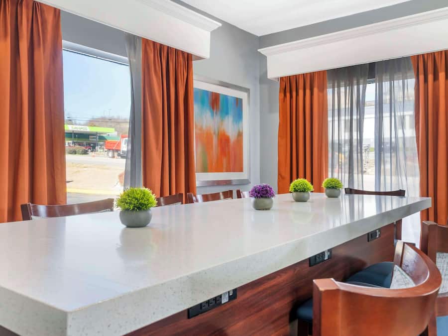 Free daily buffet breakfast