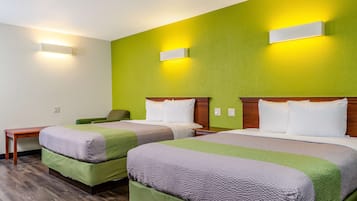 Escritorio, wifi gratis y ropa de cama