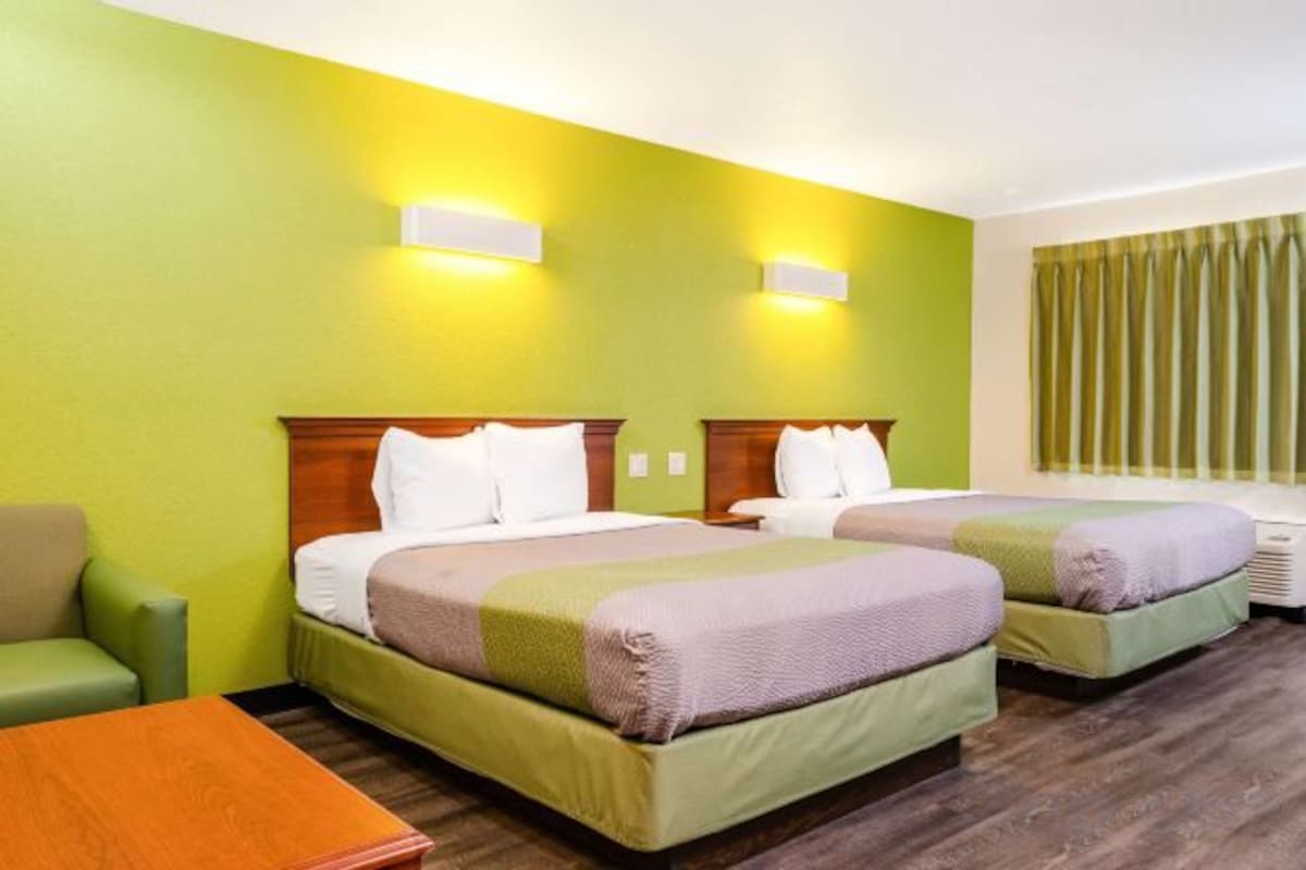 Room with 2 Queen Beds, Smoking