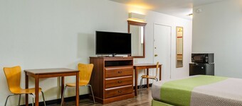 Motel 6 Oakdale, CA