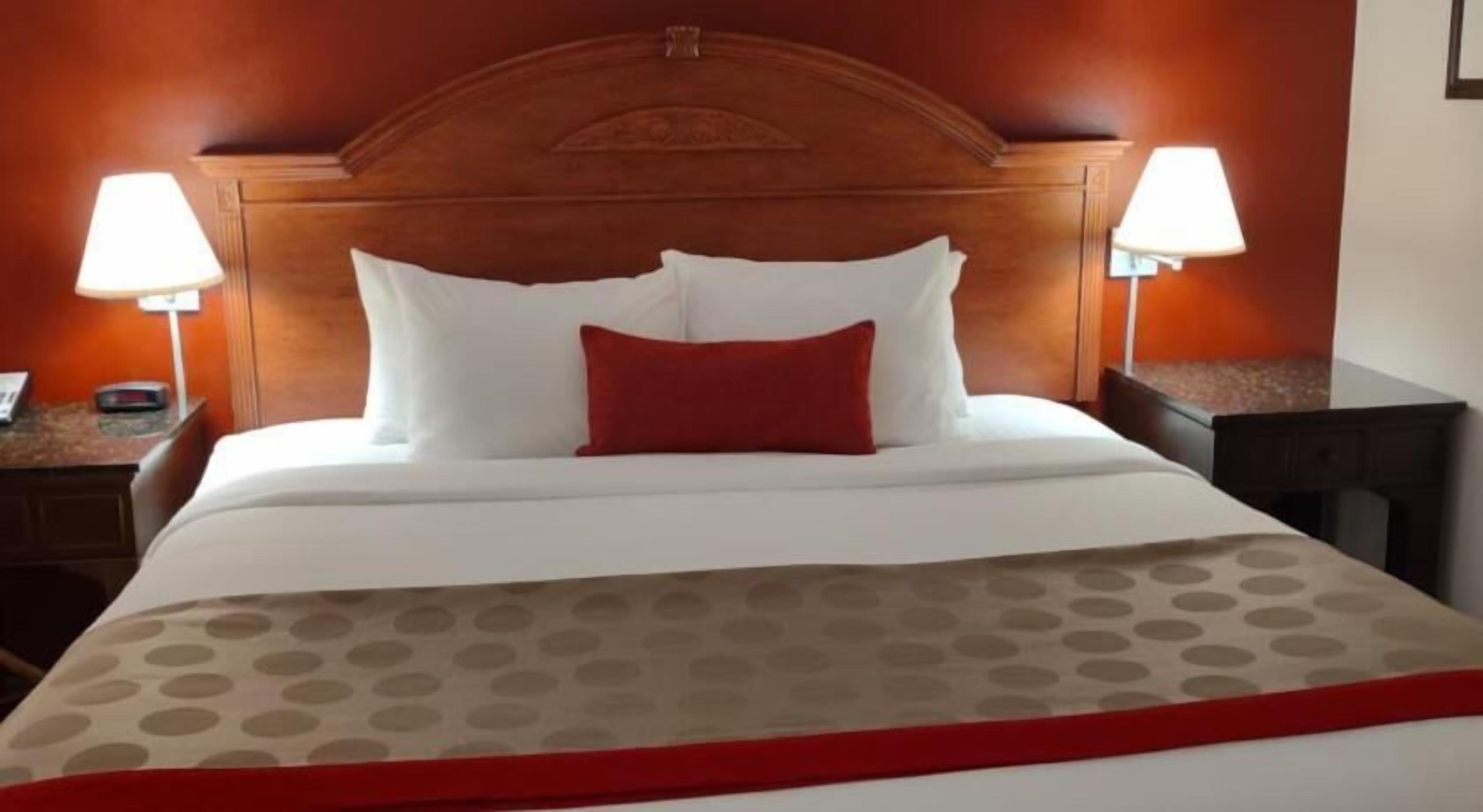 高档床上用品、特色装修、特色家居、办公桌