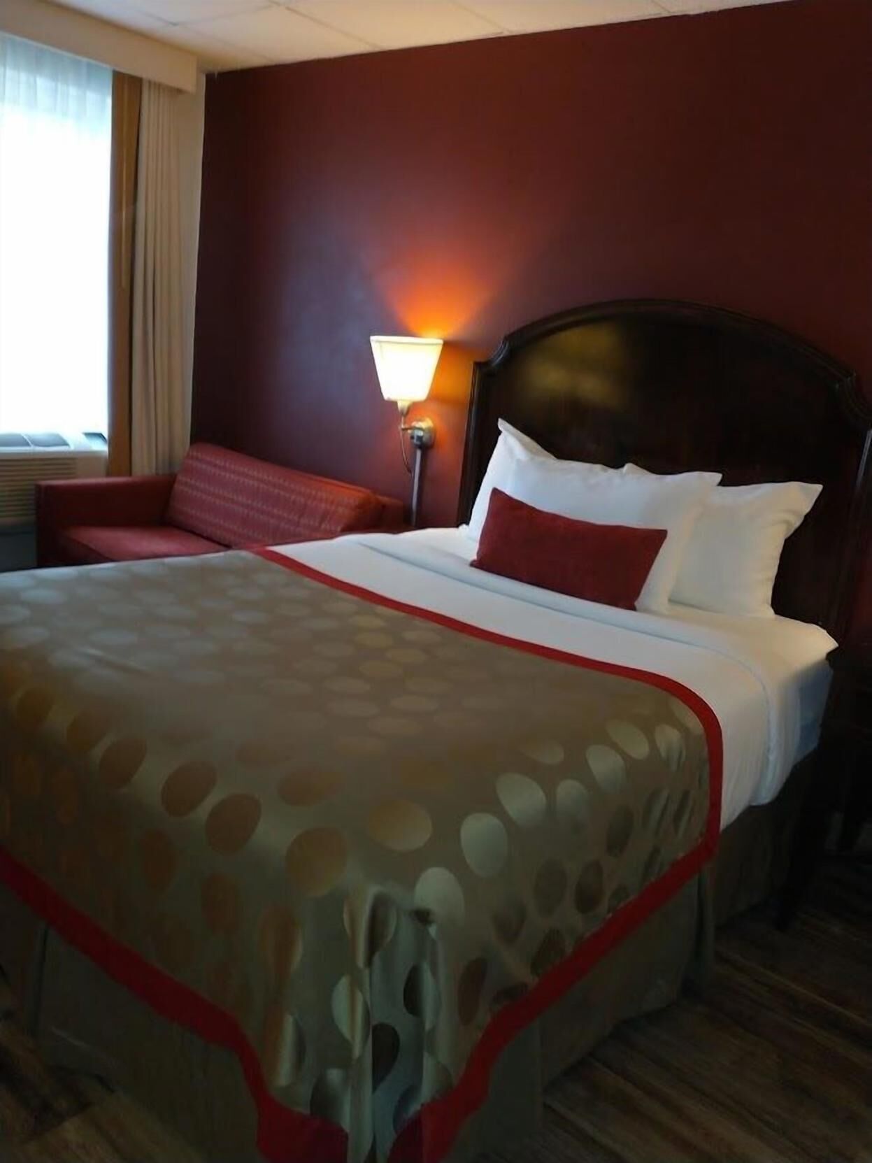 高档床上用品、特色装修、特色家居、办公桌