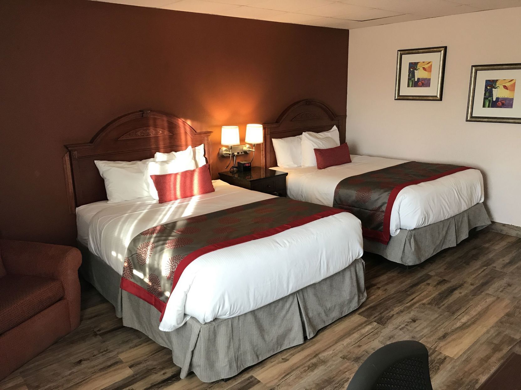 高档床上用品、特色装修、特色家居、办公桌