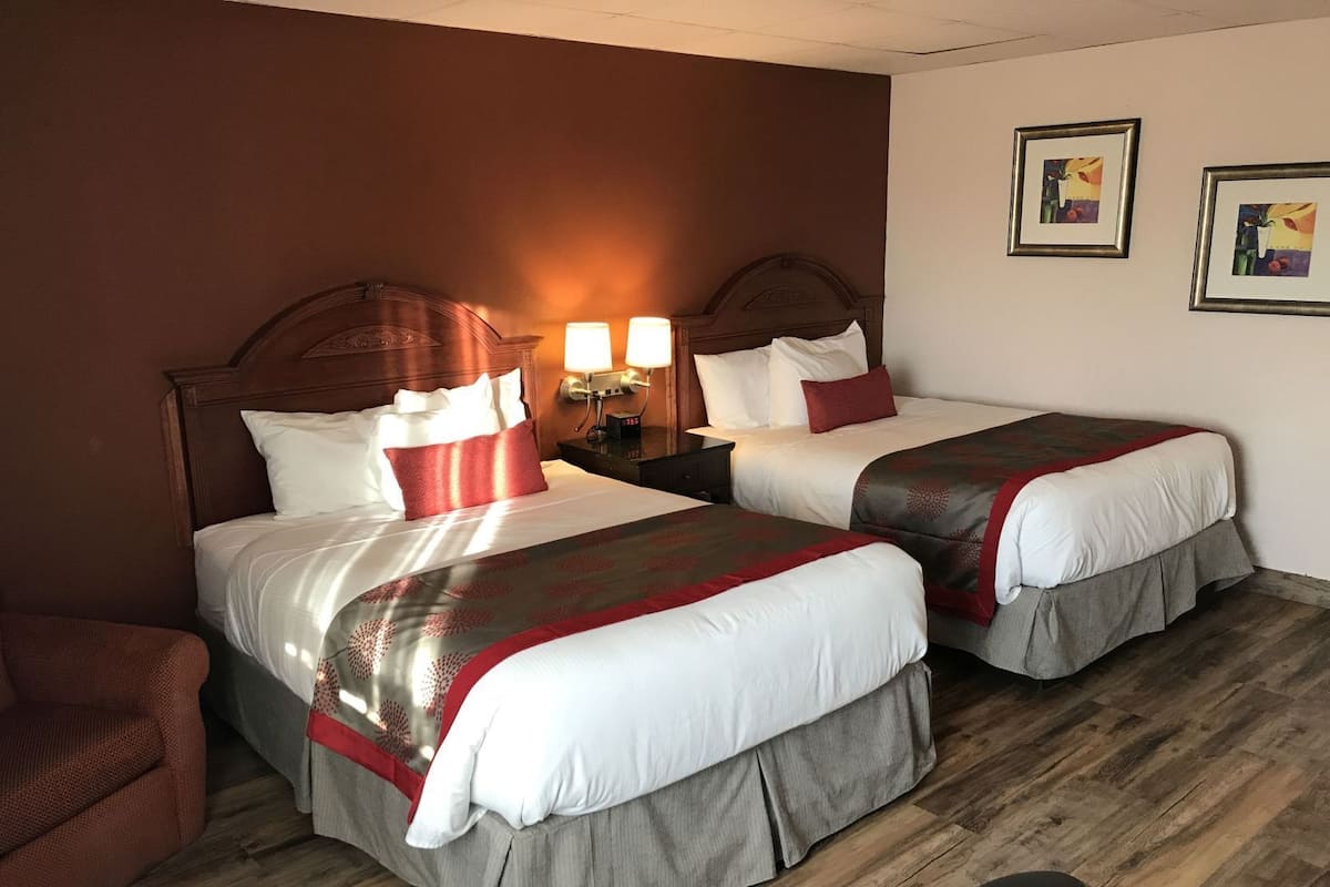 Premium bedding, individually decorated, individually furnished, desk