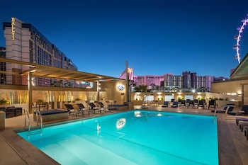 Seasonal outdoor pool, open 10:00 AM to 6:00 PM, cabanas (surcharge) at The Westin Las Vegas Hotel & Spa