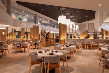Breakfast, lunch, dinner served; American cuisine  at The Westin Las Vegas Hotel & Spa