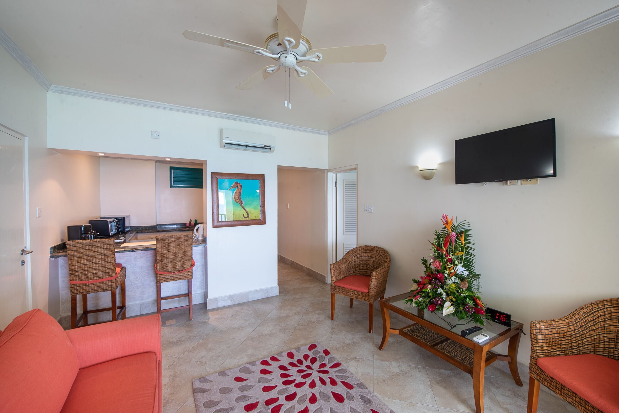 penthouse suite | living area | flat-screen tv