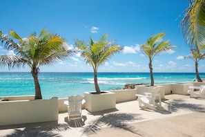Superior Ocean Front Studio | Beach | On the beach, white sand, beach towels