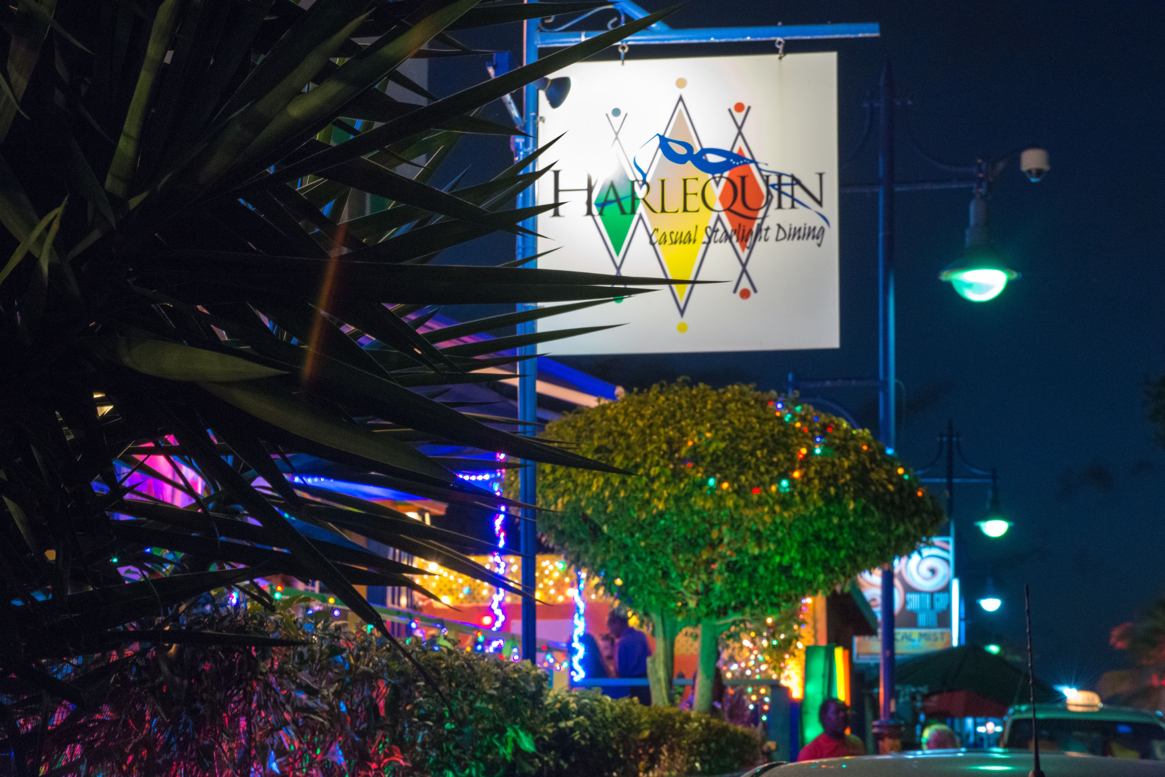 2 restaurants, breakfast, lunch served; local and international cuisine