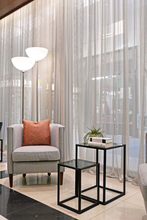 Lobby sitting area - Best Western Hotel City (Milan)