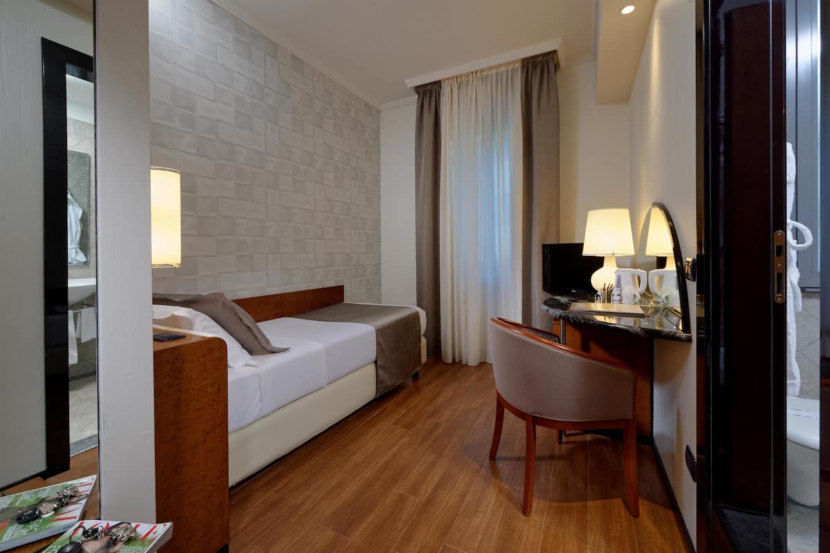 Comfort-Zimmer, 1 Einzelbett | Hochwertige Bettwaren, Minibar, Zimmersafe, Schreibtisch