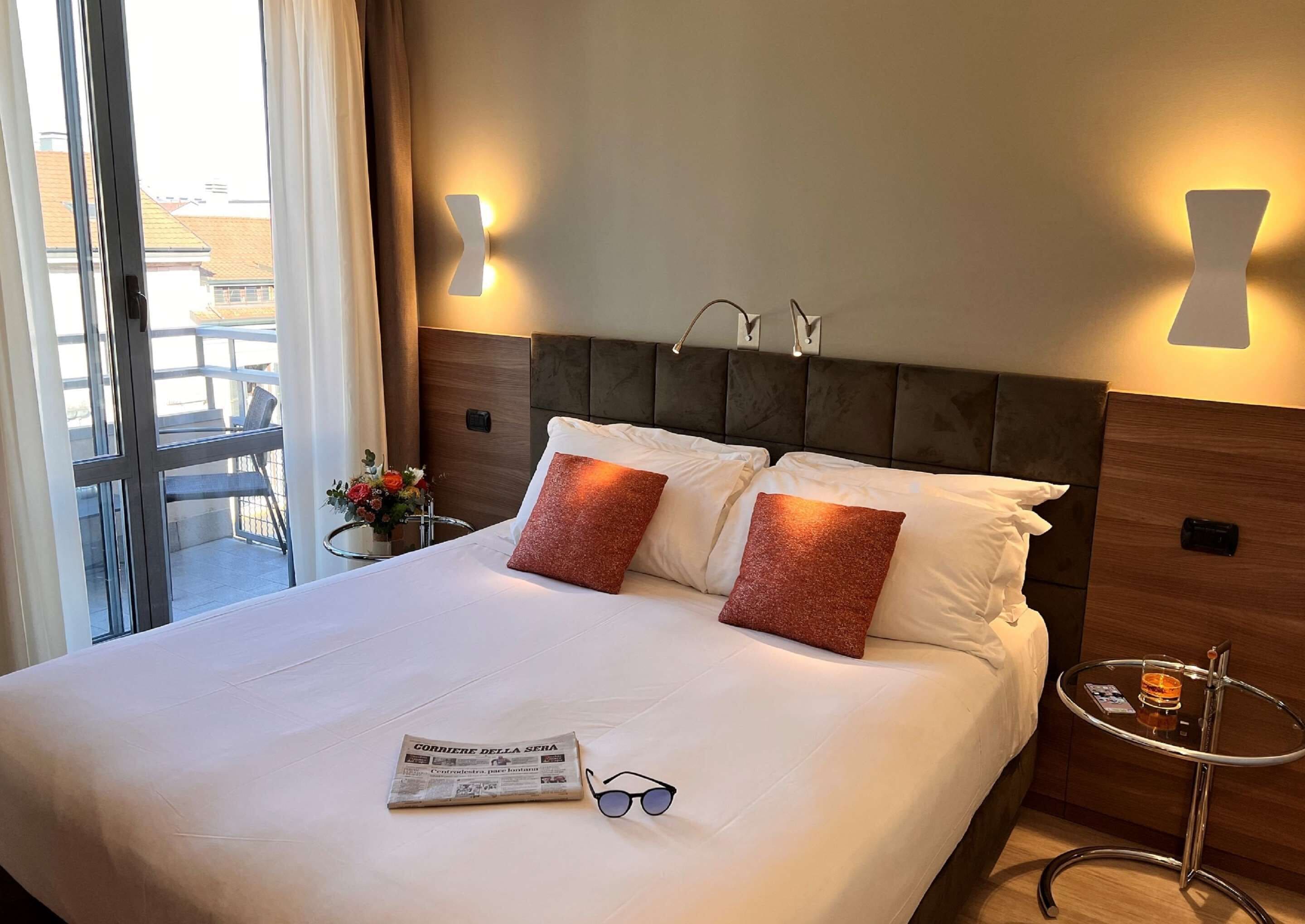 comfort room, multiple beds (triple room) | premium bedding, minibar, in-room safe, desk