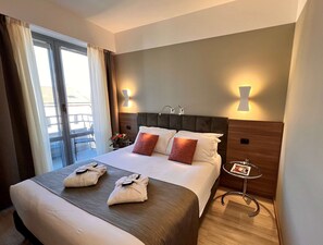 Comfort Room, Multiple Beds (Triple Room) | Premium bedding, minibar, in-room safe, desk - Best Western Hotel City (Milan)