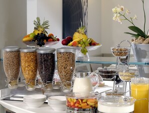 Café da manhã para viagem todos os dias (EUR 8 por pessoa)