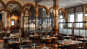 Se sirven desayunos, comidas y cenas