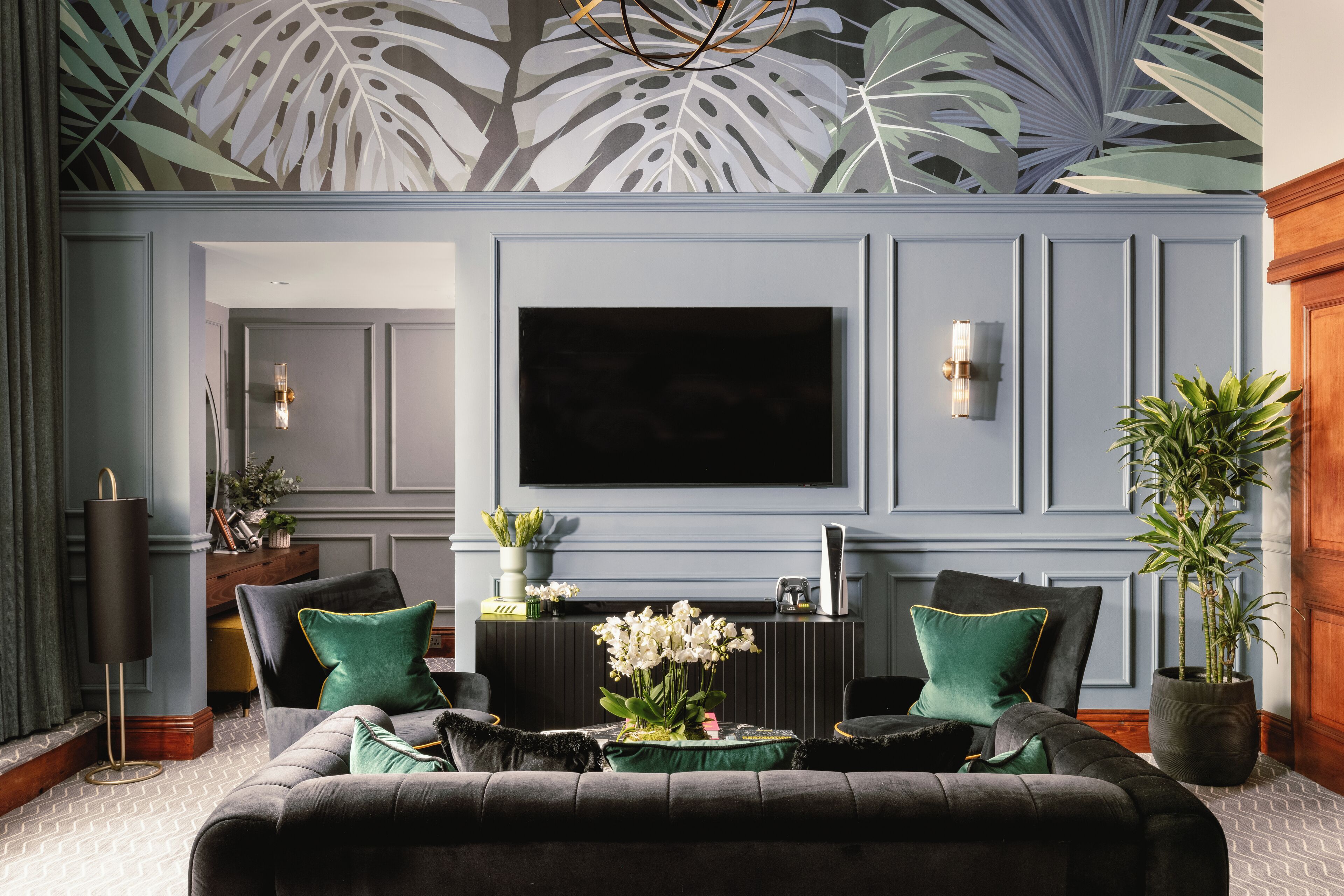 Suite, 1 enkeltseng (No. 51) | Oppholdsområde | En 21-tommers Flatskjerm-TV med digitale kanaler samt TV