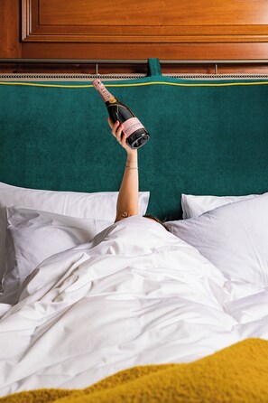 Hypo-allergenic bedding, in-room safe, individually decorated - Kimpton Clocktower by IHG (Manchester)