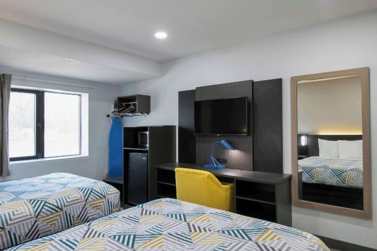 WiFi (free), bed sheets