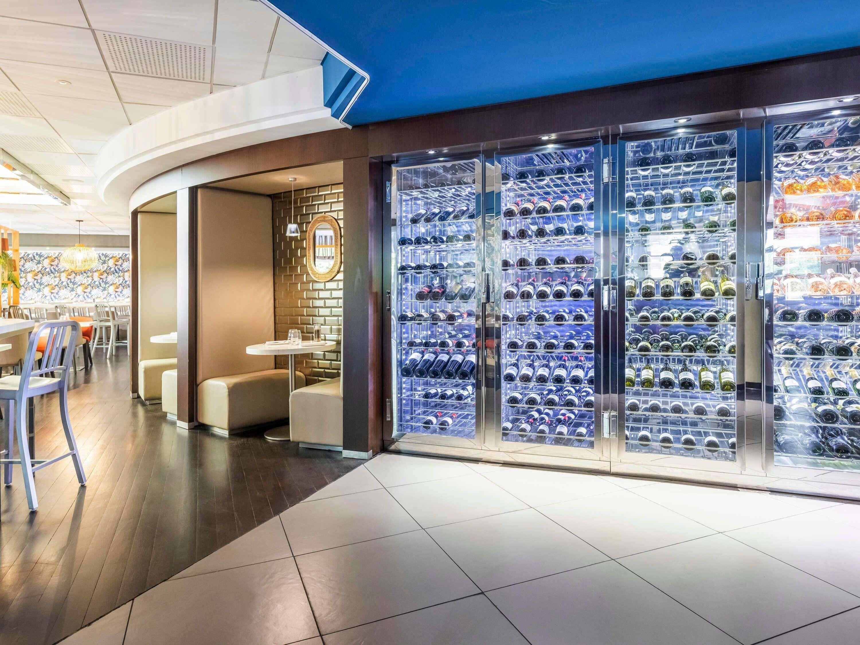 Wine bar