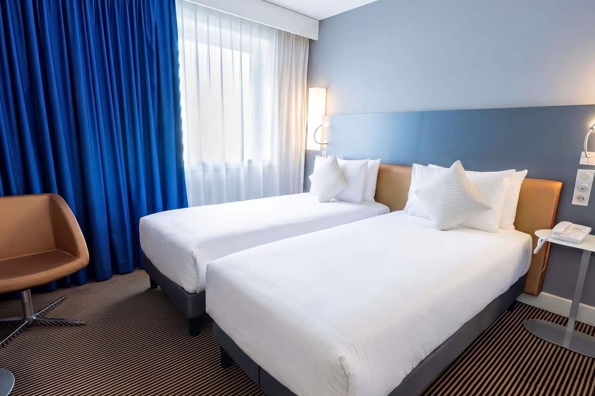 Phòng 2 giường đơn phong cách cổ điển, 2 giường đơn | Bộ đồ giường cao cấp, minibar, két bảo mật tại phòng, bàn 